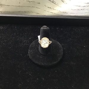 Ring cz and small cz on the sides size 6
